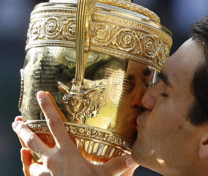 Wimbledon 2009: Federer b. Roddick 5-7 7-6 7-6 3-6 16-14. (Ap)